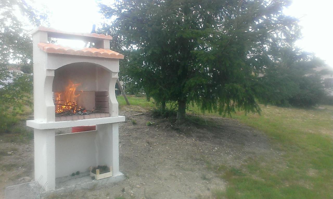 Pialous:Chalet En Rondins Avec Espace Detente La Chapelle-d'Aurec Εξωτερικό φωτογραφία
